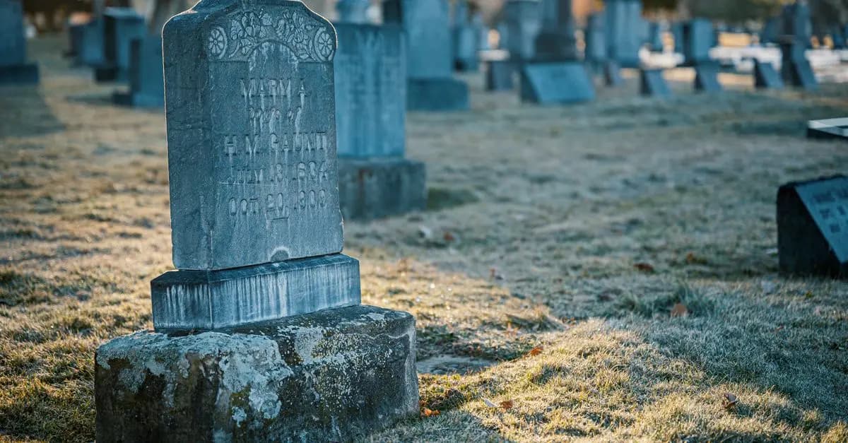 Inhumation ou Crémation : Que Choisir ?